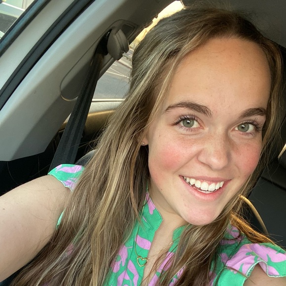 Meet your Posher, Eloise - Picture 2 of 4